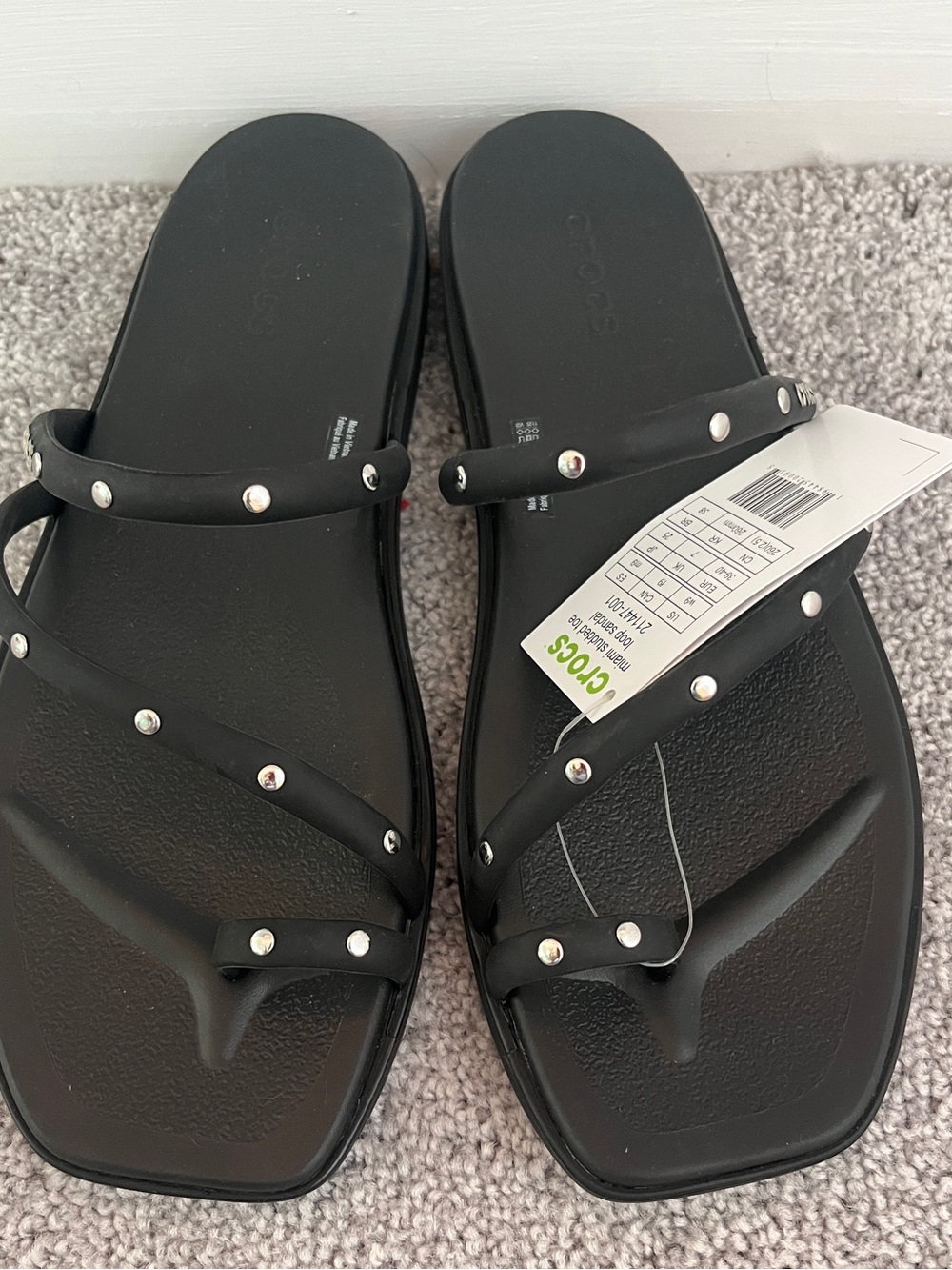 New Crocs Women's Black Studded Strappy Sandal. W9.